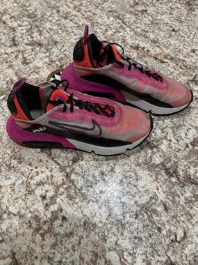 Nike Air Max 2090 Womens Size 10 US Iced Lilac Fire Pink Running Shoe CK2612-500